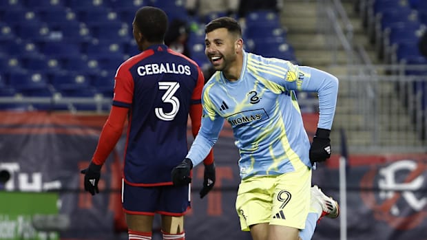 冰球突破豪华版免费试玩团队